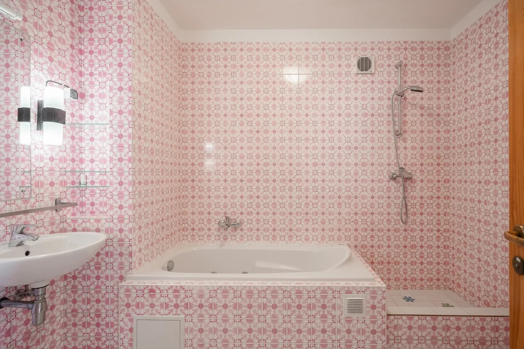 Prodej domu 221 m², pozemek 254 m², Pod Beránkou, Praha, Praha Prodej domu 221 m², pozemek 254 m², Pod Beránkou, Praha, Praha