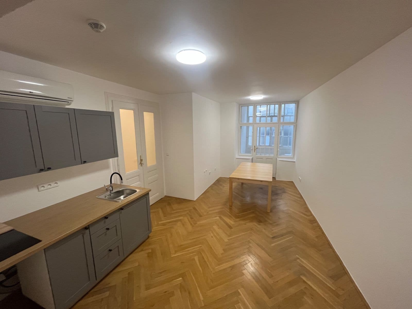 Pronájem bytu 2+1 51 m², Jakubské náměstí, Brno, Jihomoravský kraj Pronájem bytu 2+1 51 m², Jakubské náměstí, Brno, Jihomoravský kraj