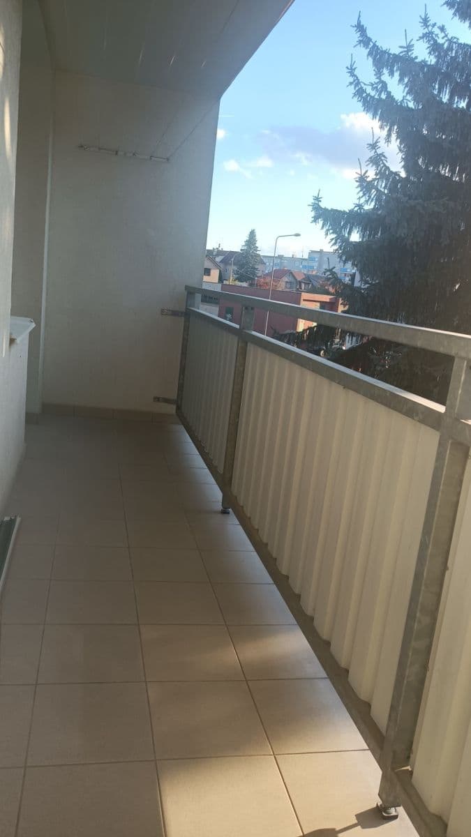 Pronájem bytu 2+1 46 m², Benešovská, Kladno, Středočeský kraj Pronájem bytu 2+1 46 m², Benešovská, Kladno, Středočeský kraj