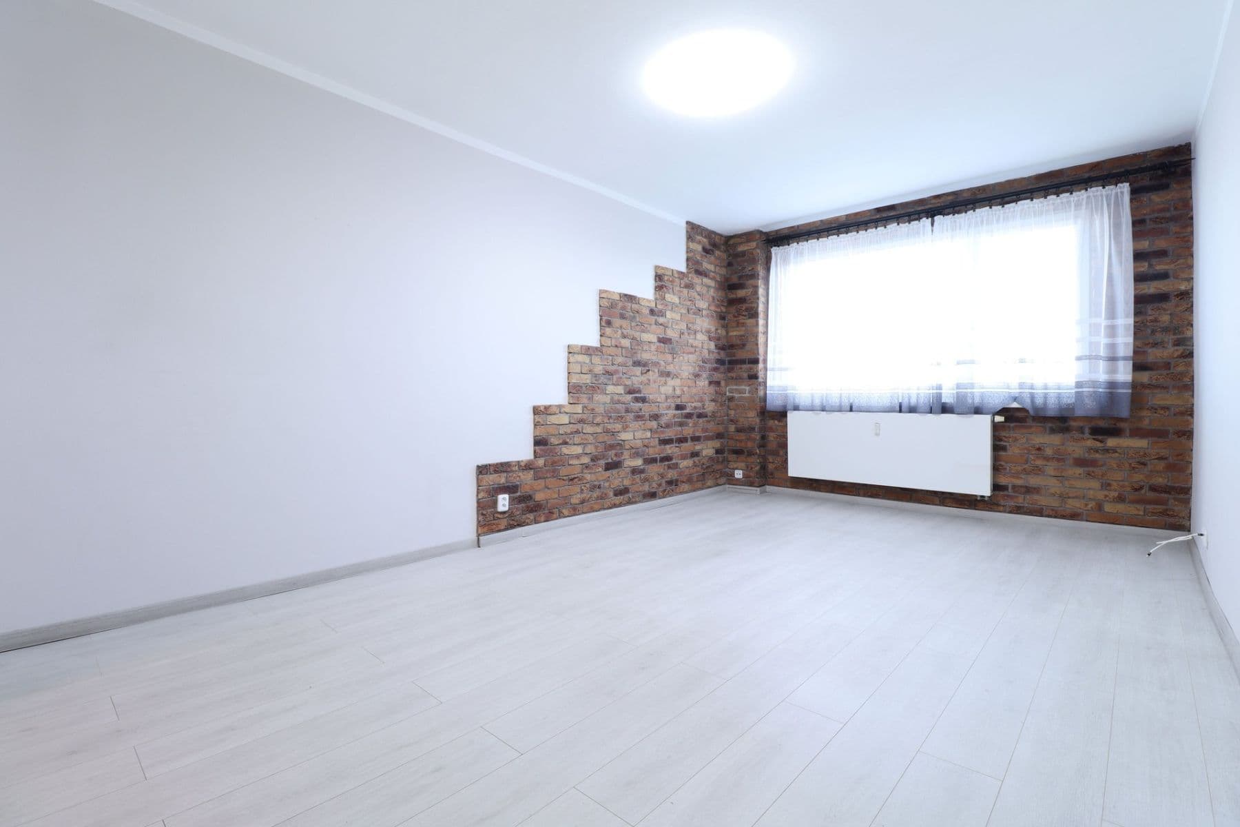 Pronájem bytu 3+1 72 m², Hlavní, Praha, Praha Pronájem bytu 3+1 72 m², Hlavní, Praha, Praha