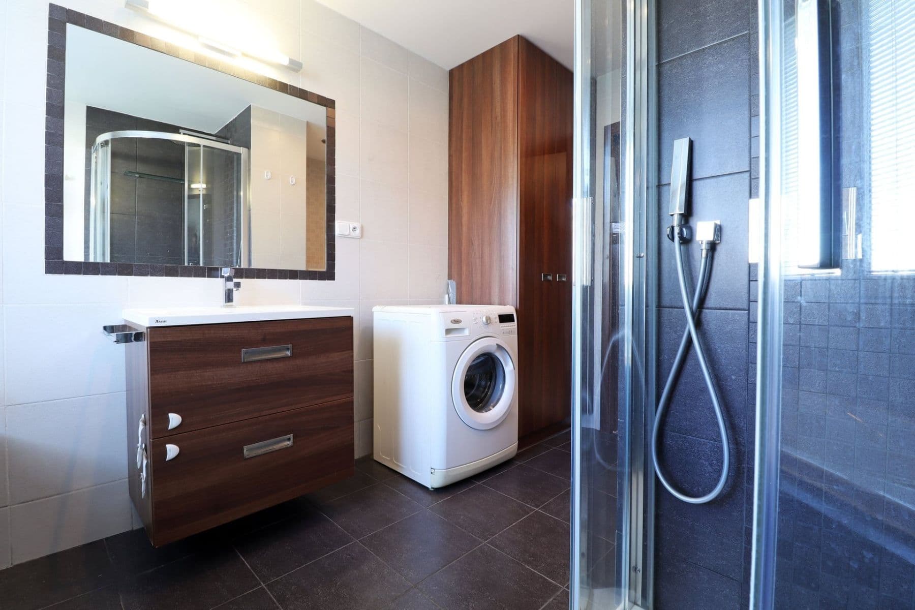 Pronájem bytu 3+1 72 m², Hlavní, Praha, Praha Pronájem bytu 3+1 72 m², Hlavní, Praha, Praha