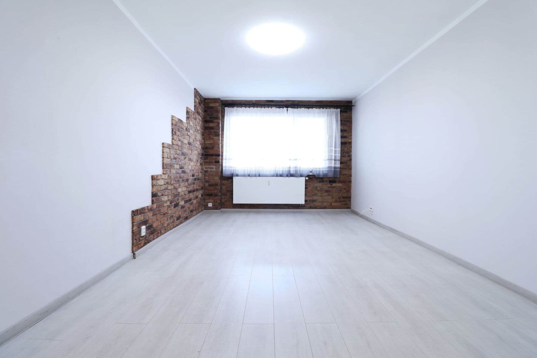 Pronájem bytu 3+1 72 m², Hlavní, Praha, Praha Pronájem bytu 3+1 72 m², Hlavní, Praha, Praha