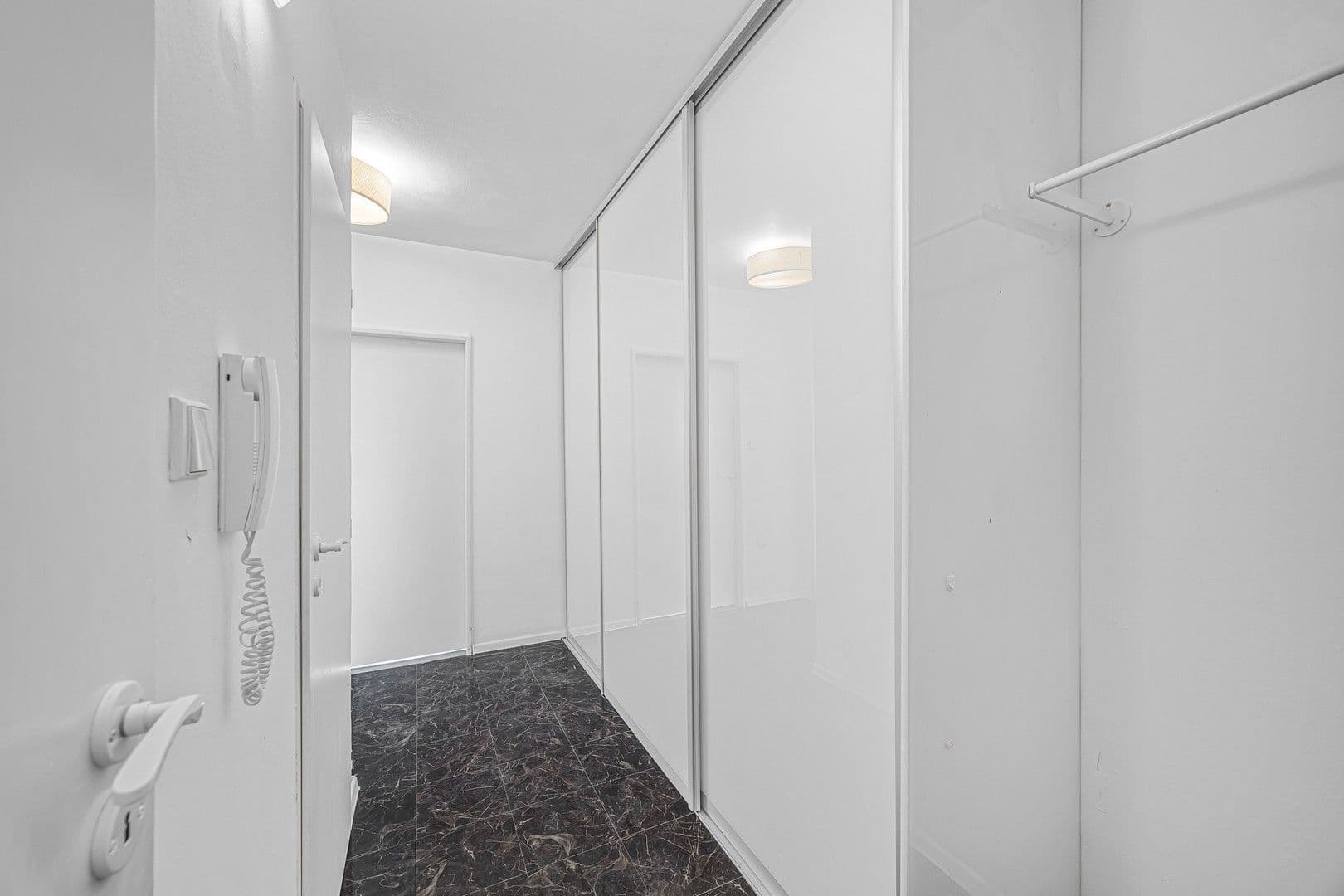 Pronájem bytu 2+kk 43 m², Veronské náměstí, Praha, Praha Pronájem bytu 2+kk 43 m², Veronské náměstí, Praha, Praha