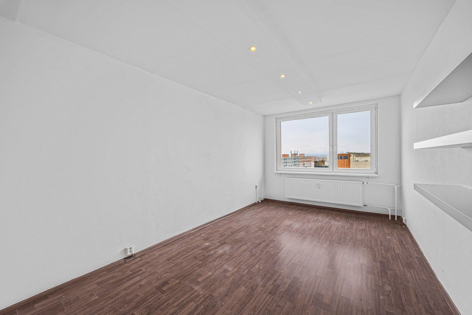Pronájem bytu 2+kk 43 m², Veronské náměstí, Praha, Praha Pronájem bytu 2+kk 43 m², Veronské náměstí, Praha, Praha