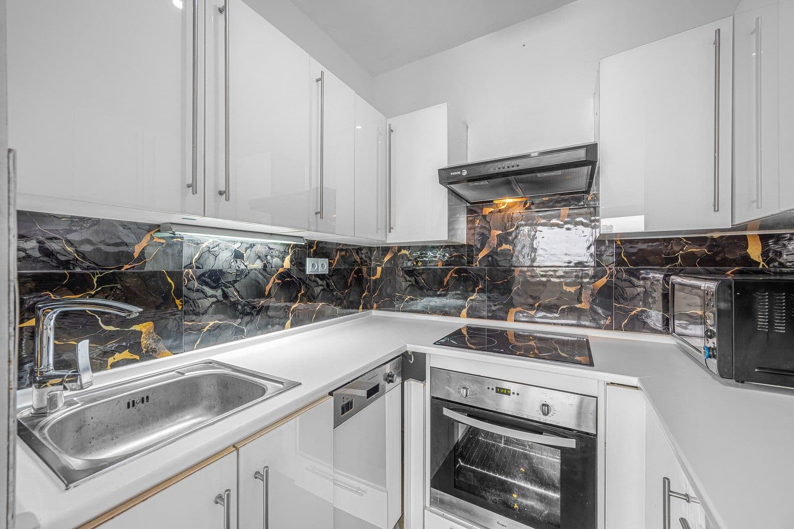 Pronájem bytu 2+kk 43 m², Veronské náměstí, Praha, Praha Pronájem bytu 2+kk 43 m², Veronské náměstí, Praha, Praha