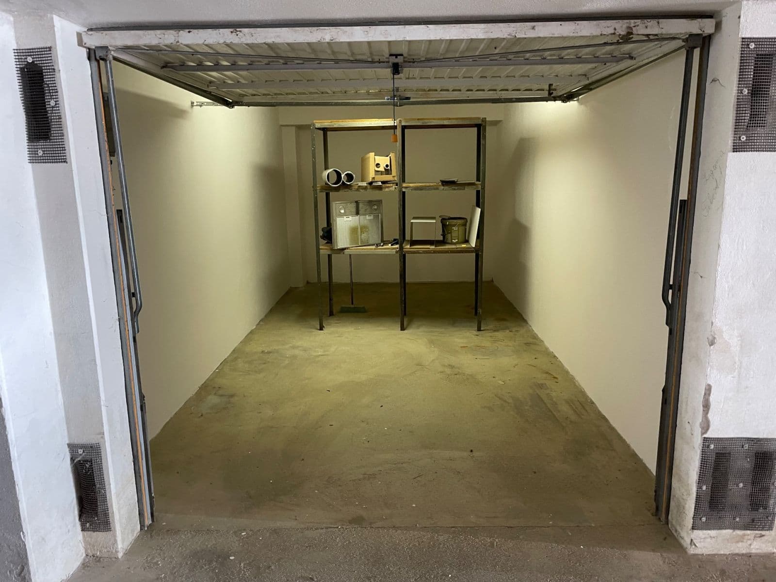 Prodej garáže 16 m², Větrná, České Budějovice, Jihočeský kraj Prodej garáže 16 m², Větrná, České Budějovice, Jihočeský kraj