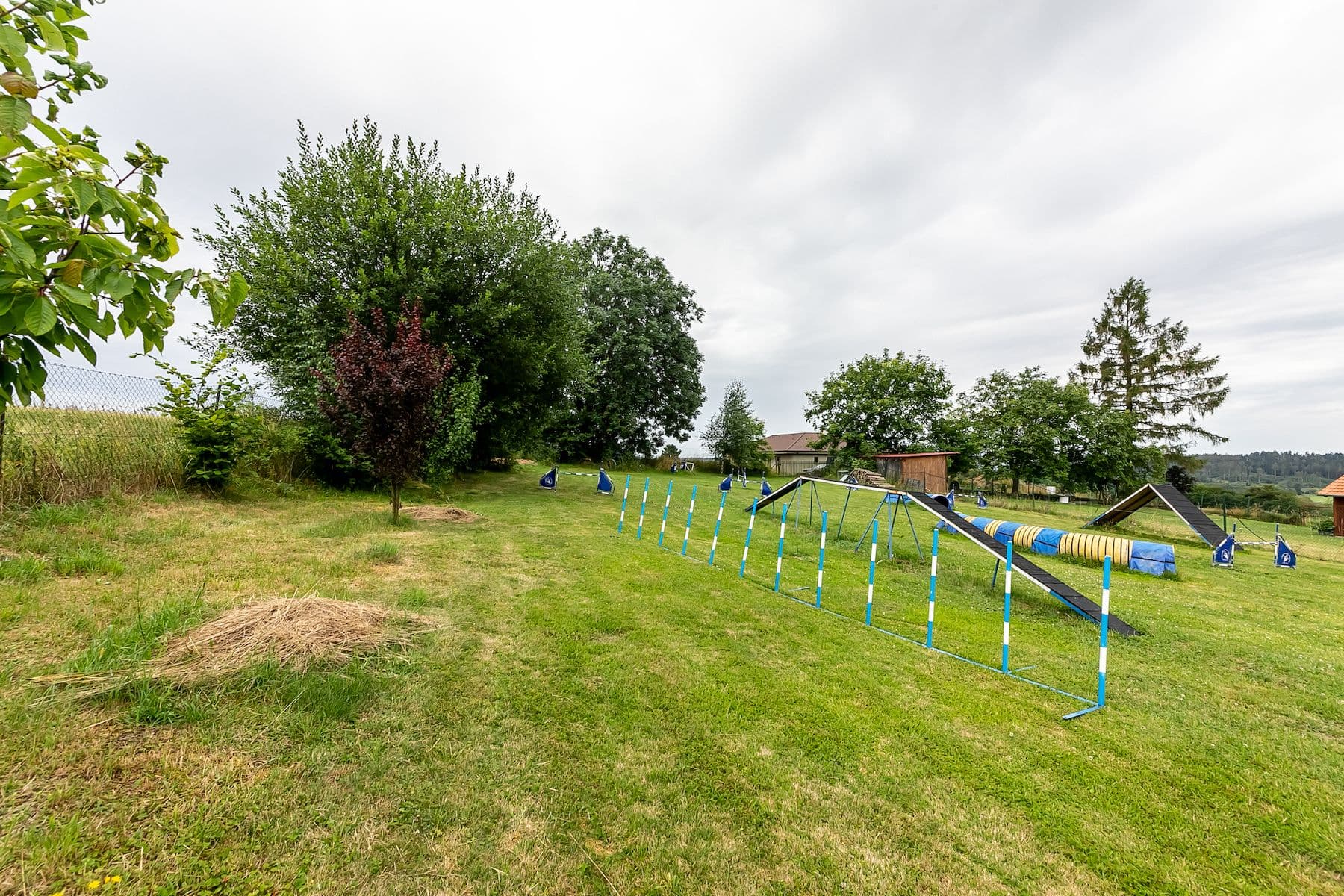 Prodej pozemku 1.800 m², Podveky, Středočeský kraj Prodej pozemku 1.800 m², Podveky, Středočeský kraj