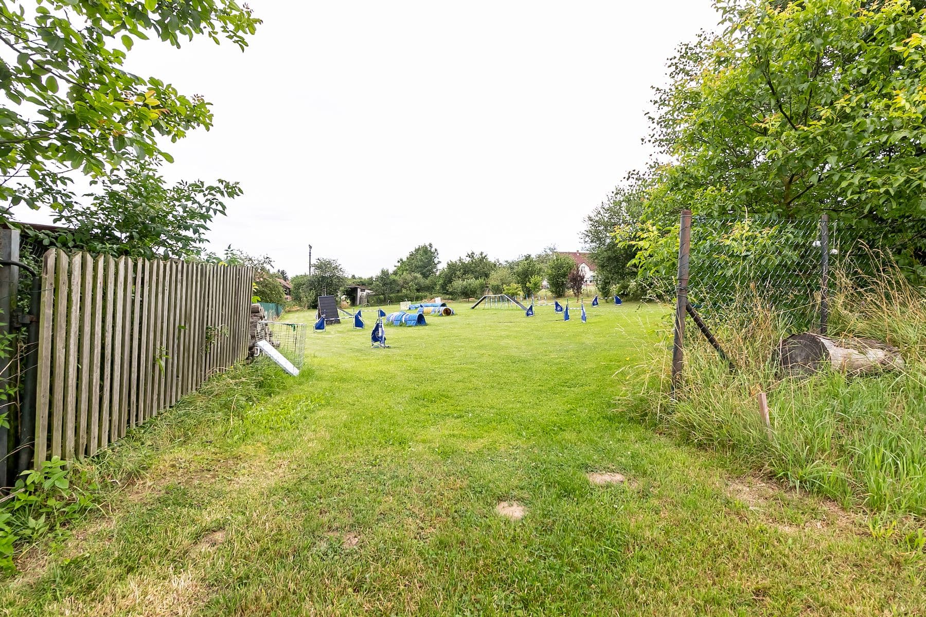 Prodej pozemku 1.800 m², Podveky, Středočeský kraj Prodej pozemku 1.800 m², Podveky, Středočeský kraj