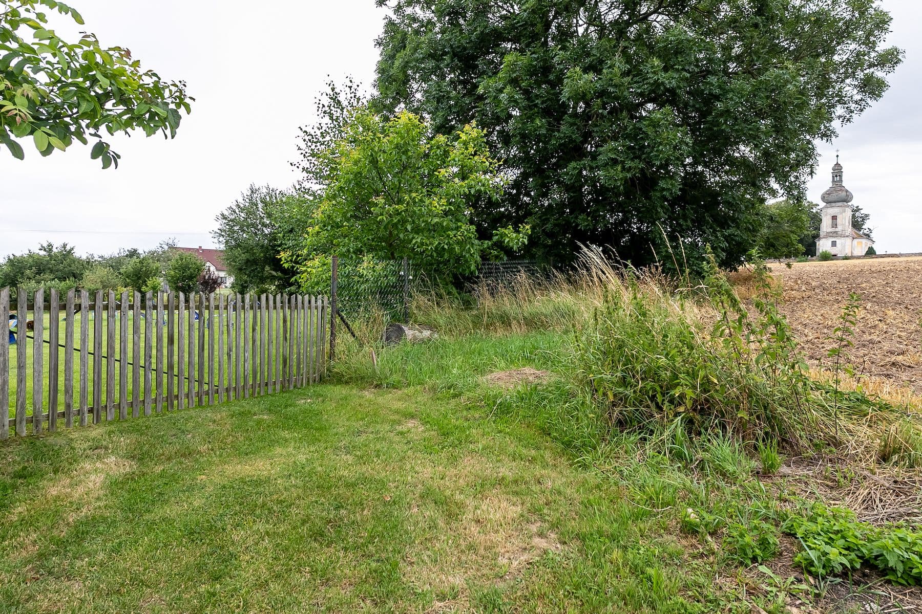 Prodej pozemku 1.800 m², Podveky, Středočeský kraj Prodej pozemku 1.800 m², Podveky, Středočeský kraj