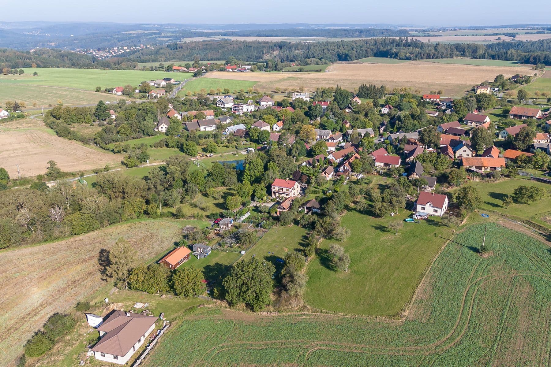 Prodej pozemku 1.800 m², Podveky, Středočeský kraj Prodej pozemku 1.800 m², Podveky, Středočeský kraj