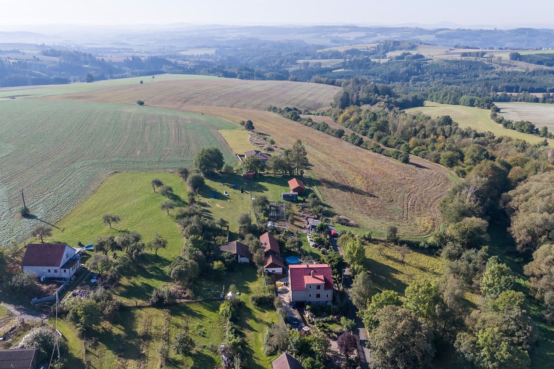 Prodej pozemku 1.800 m², Podveky, Středočeský kraj Prodej pozemku 1.800 m², Podveky, Středočeský kraj