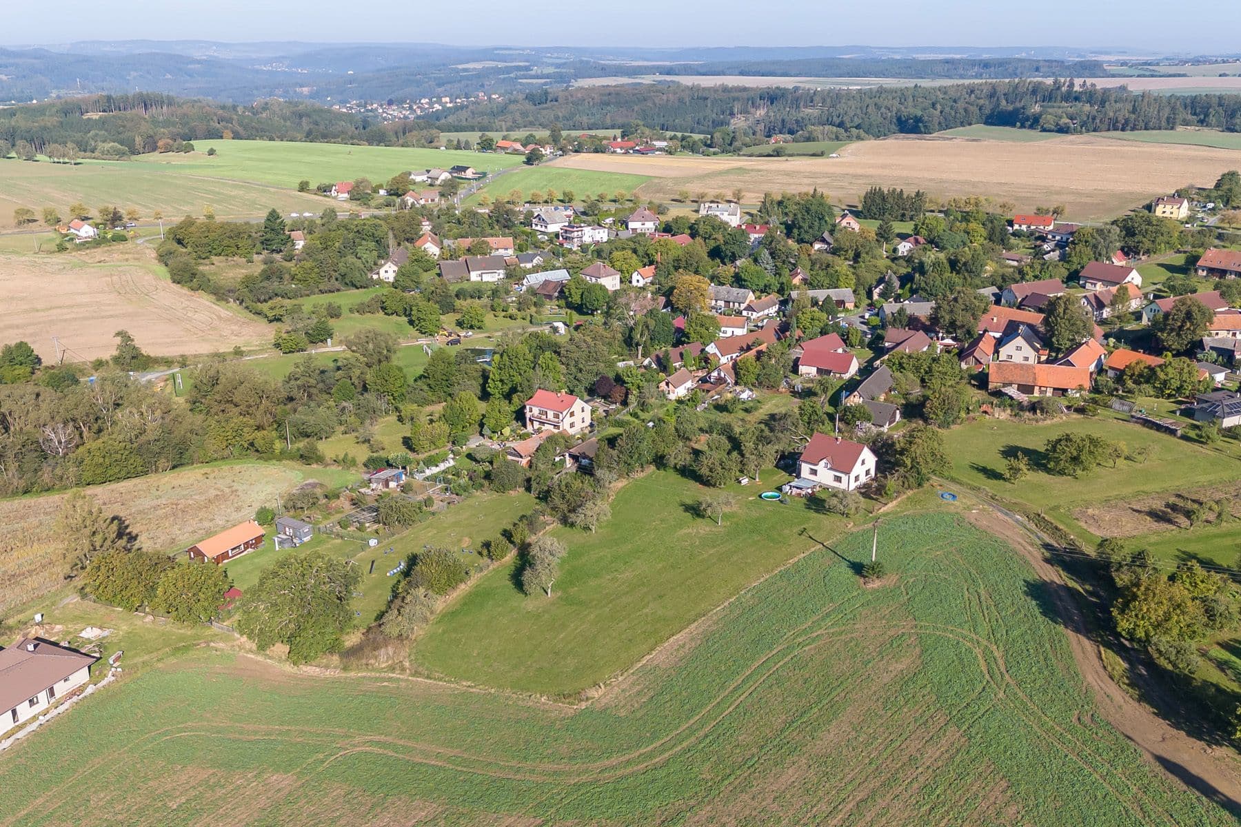 Prodej pozemku 1.800 m², Podveky, Středočeský kraj Prodej pozemku 1.800 m², Podveky, Středočeský kraj