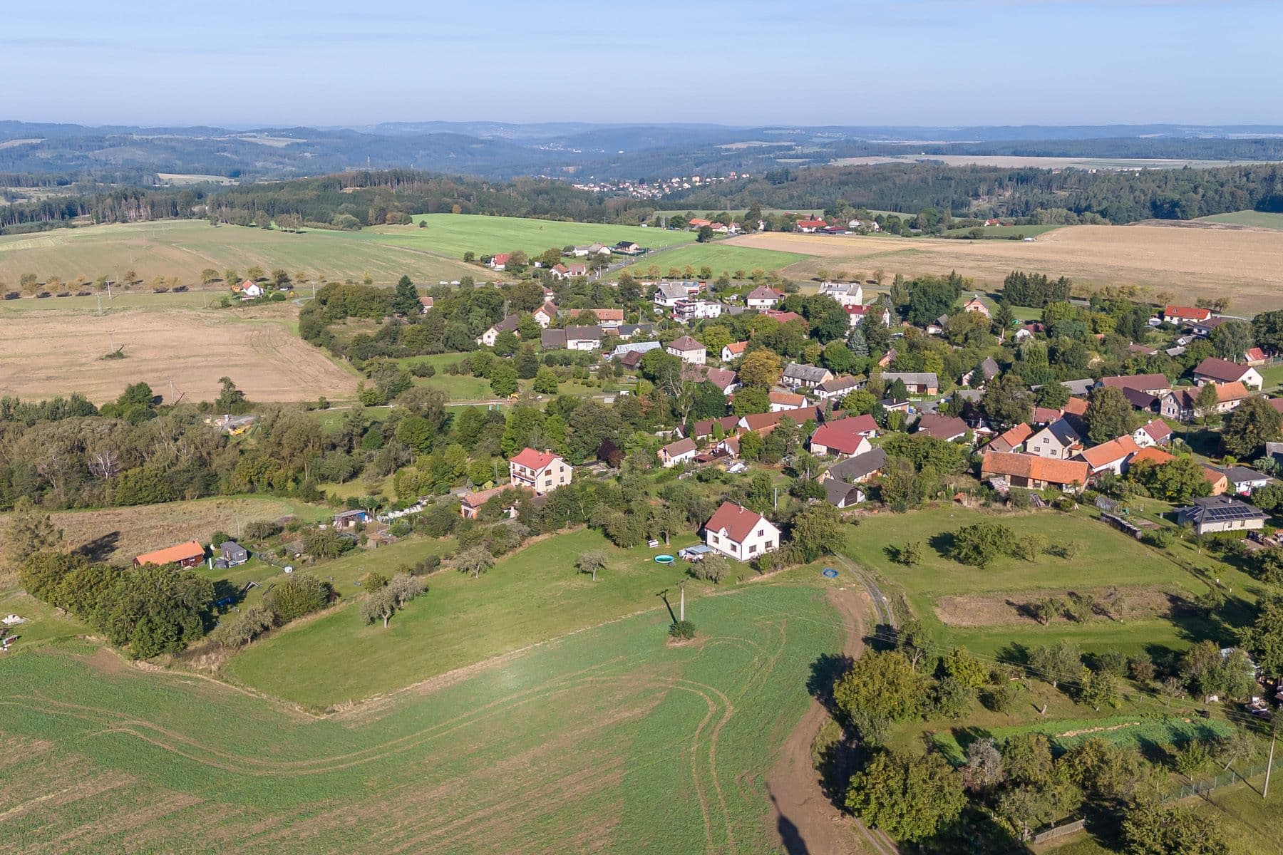 Prodej pozemku 1.800 m², Podveky, Středočeský kraj Prodej pozemku 1.800 m², Podveky, Středočeský kraj