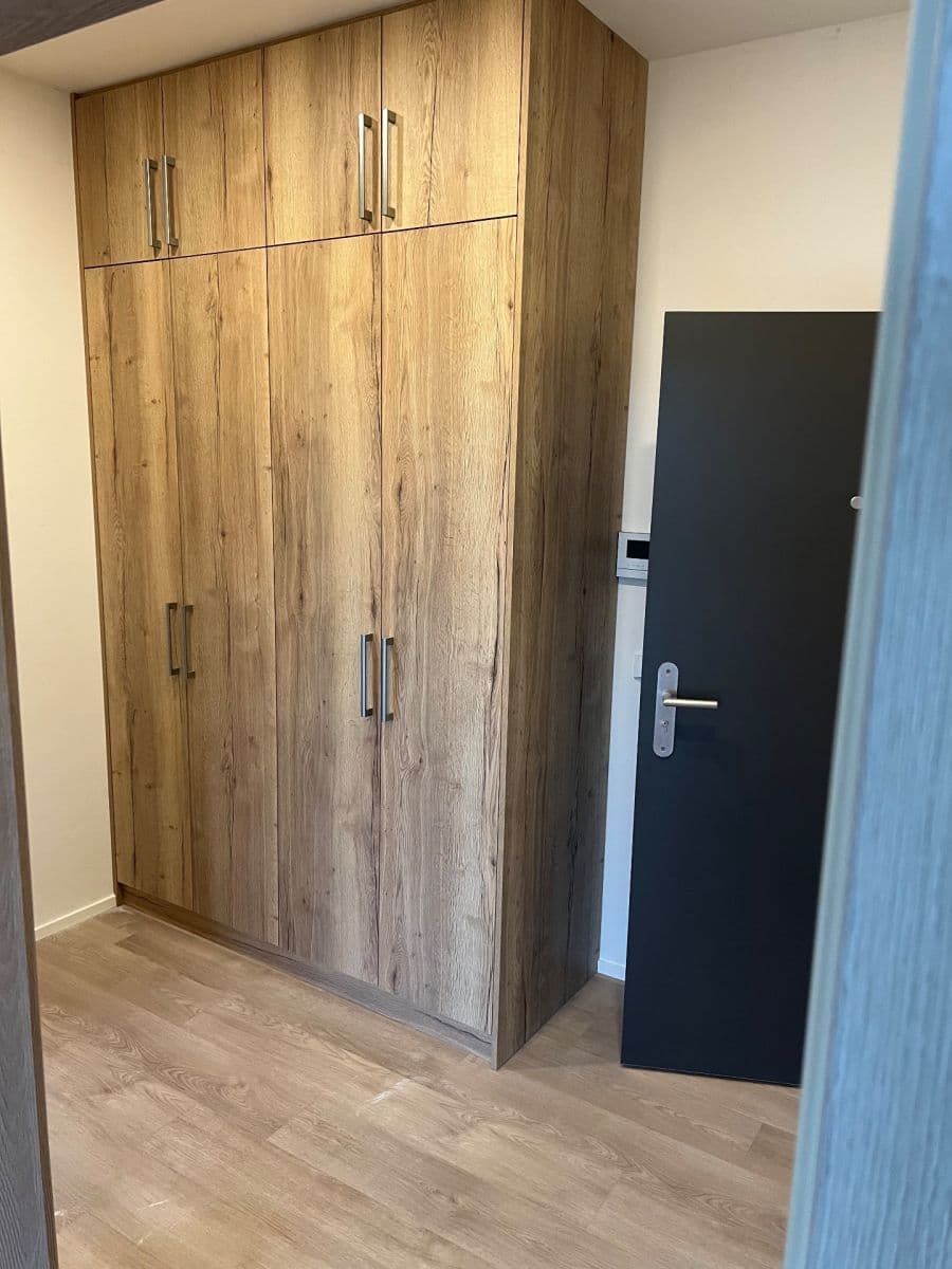 Pronájem bytu 2+kk 57 m², Tismice, Středočeský kraj Pronájem bytu 2+kk 57 m², Tismice, Středočeský kraj