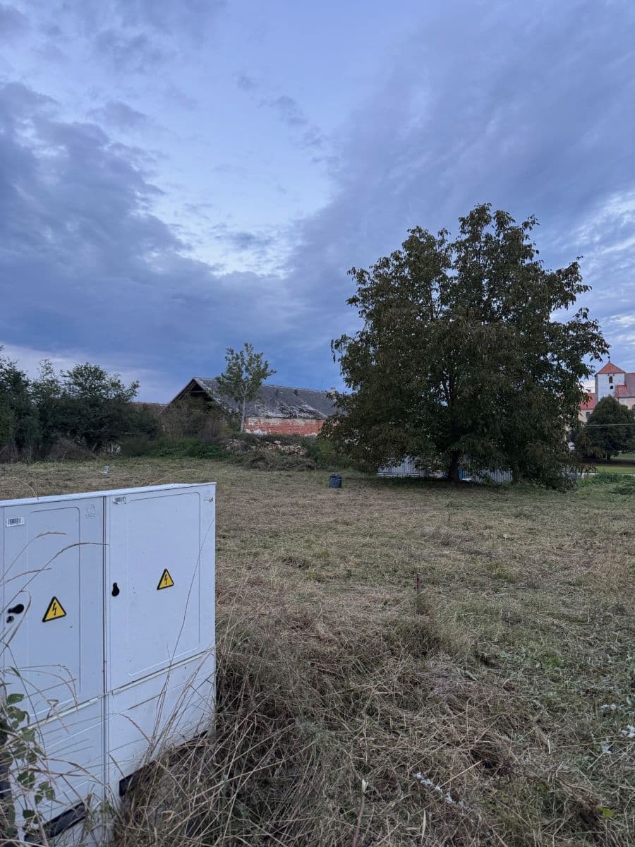 Prodej pozemku 1.401 m², Dešná, Jihočeský kraj Prodej pozemku 1.401 m², Dešná, Jihočeský kraj