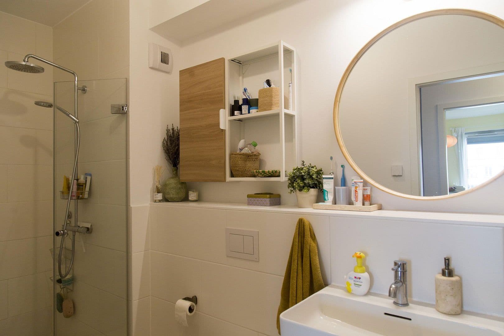 Prodej bytu 3+1 70 m², Weserstraße 44 D, Berlin, Berlín Prodej bytu 3+1 70 m², Weserstraße 44 D, Berlin, Berlín