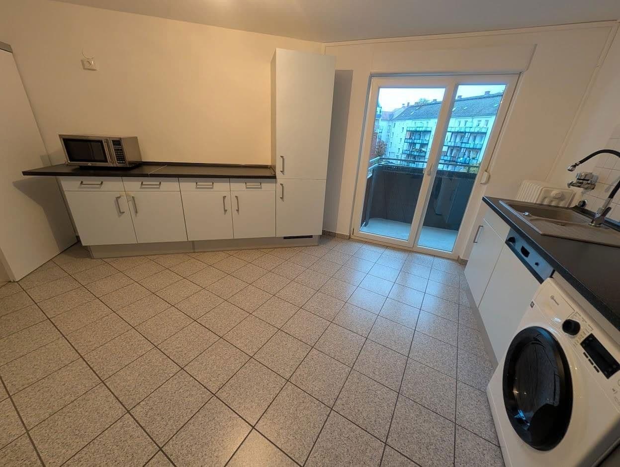 Pronájem bytu 3+1 101 m², Ludwigshafen am Rhein, Porýní-Falc Pronájem bytu 3+1 101 m², Ludwigshafen am Rhein, Porýní-Falc