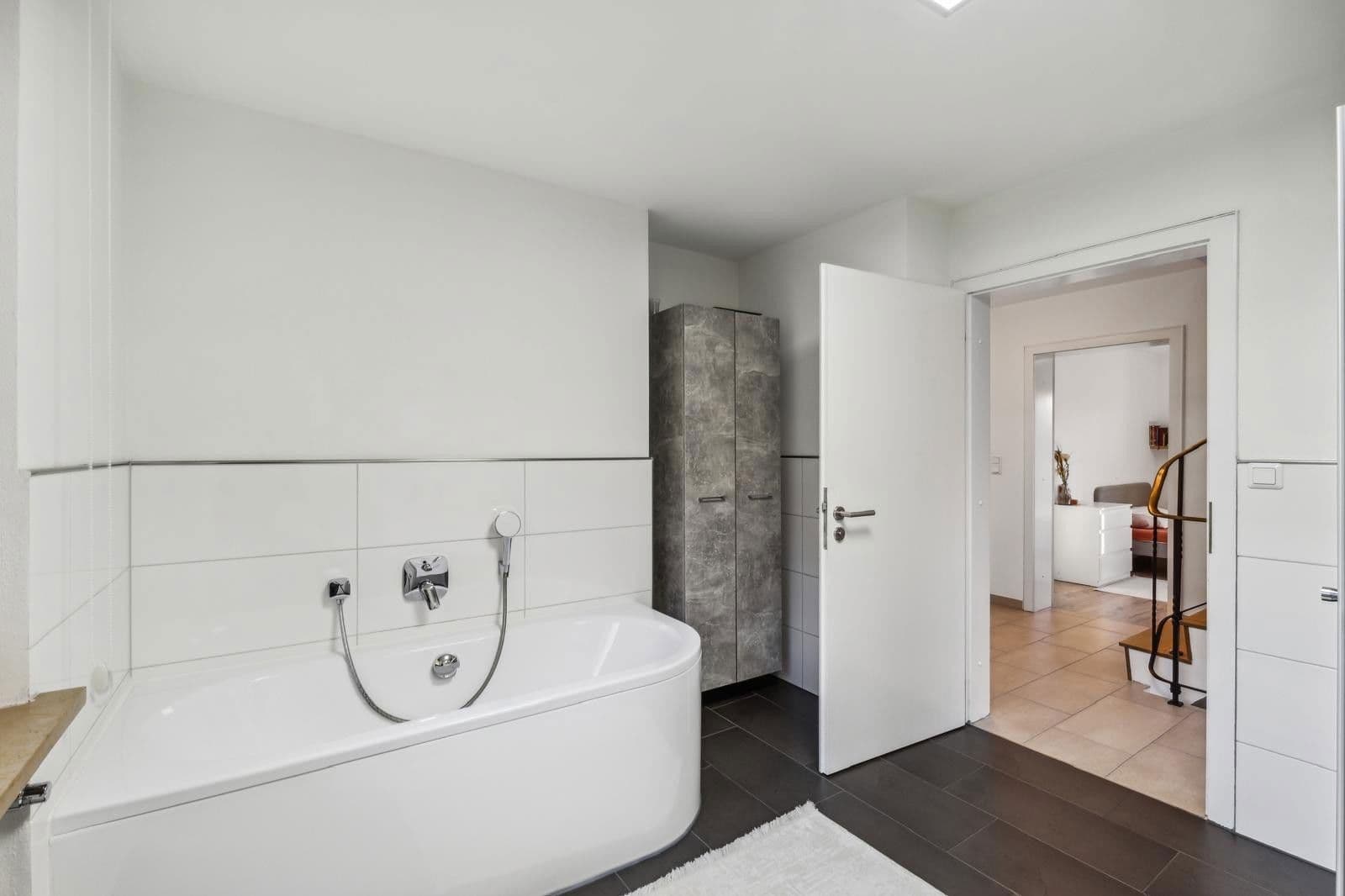 Prodej domu 133 m², pozemek 468 m², Birkenstraße 19, Miesbach, Bavorsko Prodej domu 133 m², pozemek 468 m², Birkenstraße 19, Miesbach, Bavorsko