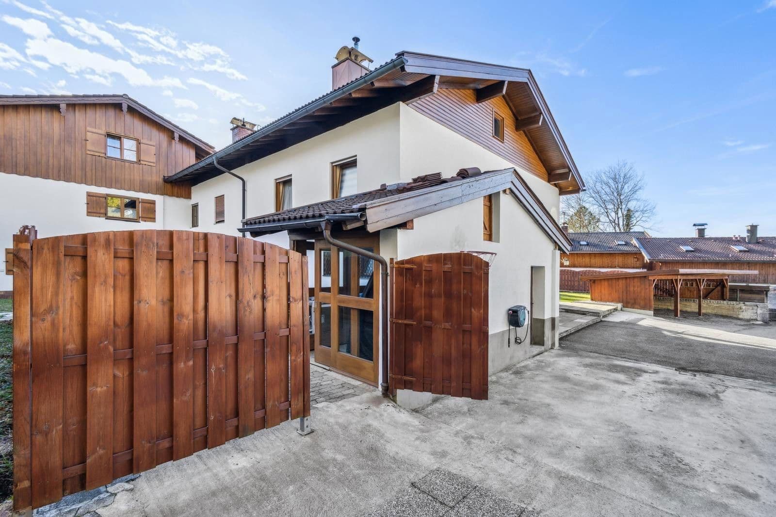 Prodej domu 133 m², pozemek 468 m², Birkenstraße 19, Miesbach, Bavorsko Prodej domu 133 m², pozemek 468 m², Birkenstraße 19, Miesbach, Bavorsko