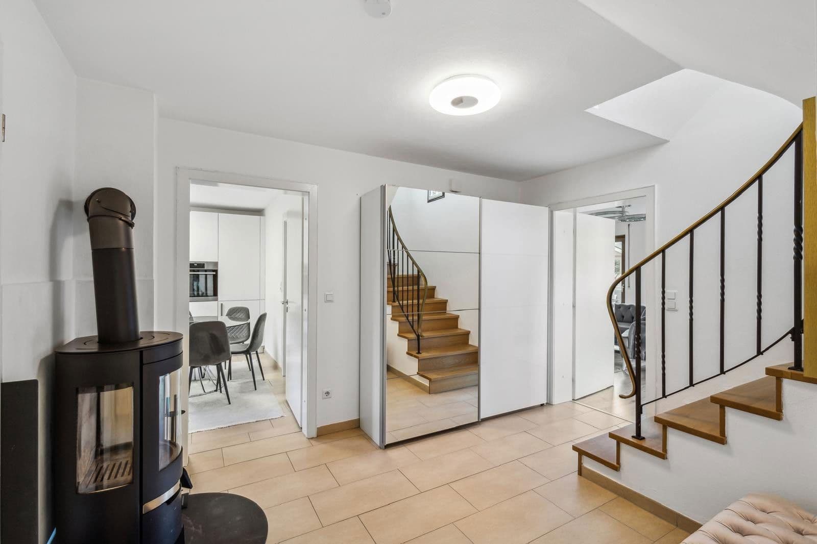 Prodej domu 133 m², pozemek 468 m², Birkenstraße 19, Miesbach, Bavorsko Prodej domu 133 m², pozemek 468 m², Birkenstraße 19, Miesbach, Bavorsko