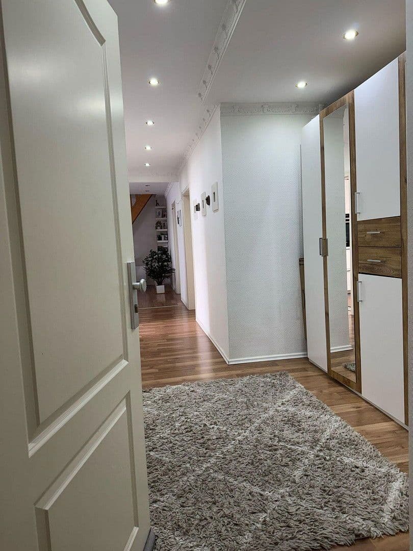 Pronájem bytu 4+1 127 m², Albertusstraße 9, Mönchengladbach, Severní Porýní-Vestfálsko Pronájem bytu 4+1 127 m², Albertusstraße 9, Mönchengladbach, Severní Porýní-Vestfálsko