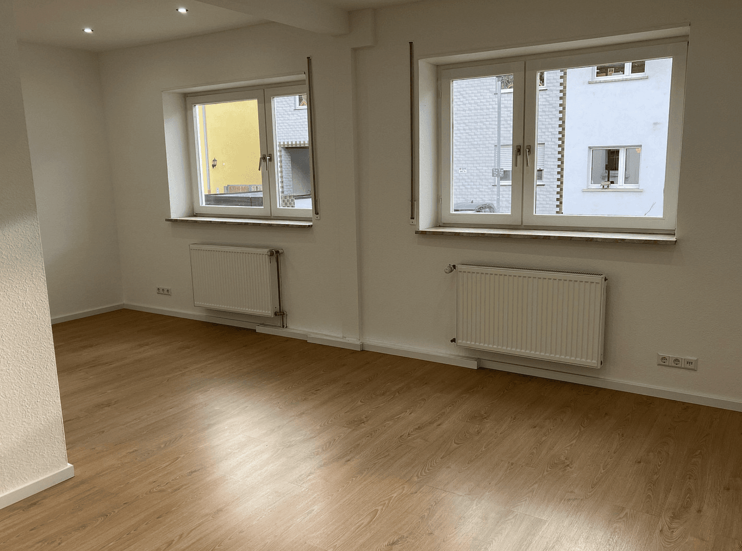 Prodej domu 165 m², pozemek 182 m², Burggrafensteige 2, Rauenberg, Bádensko-Württembersko Prodej domu 165 m², pozemek 182 m², Burggrafensteige 2, Rauenberg, Bádensko-Württembersko