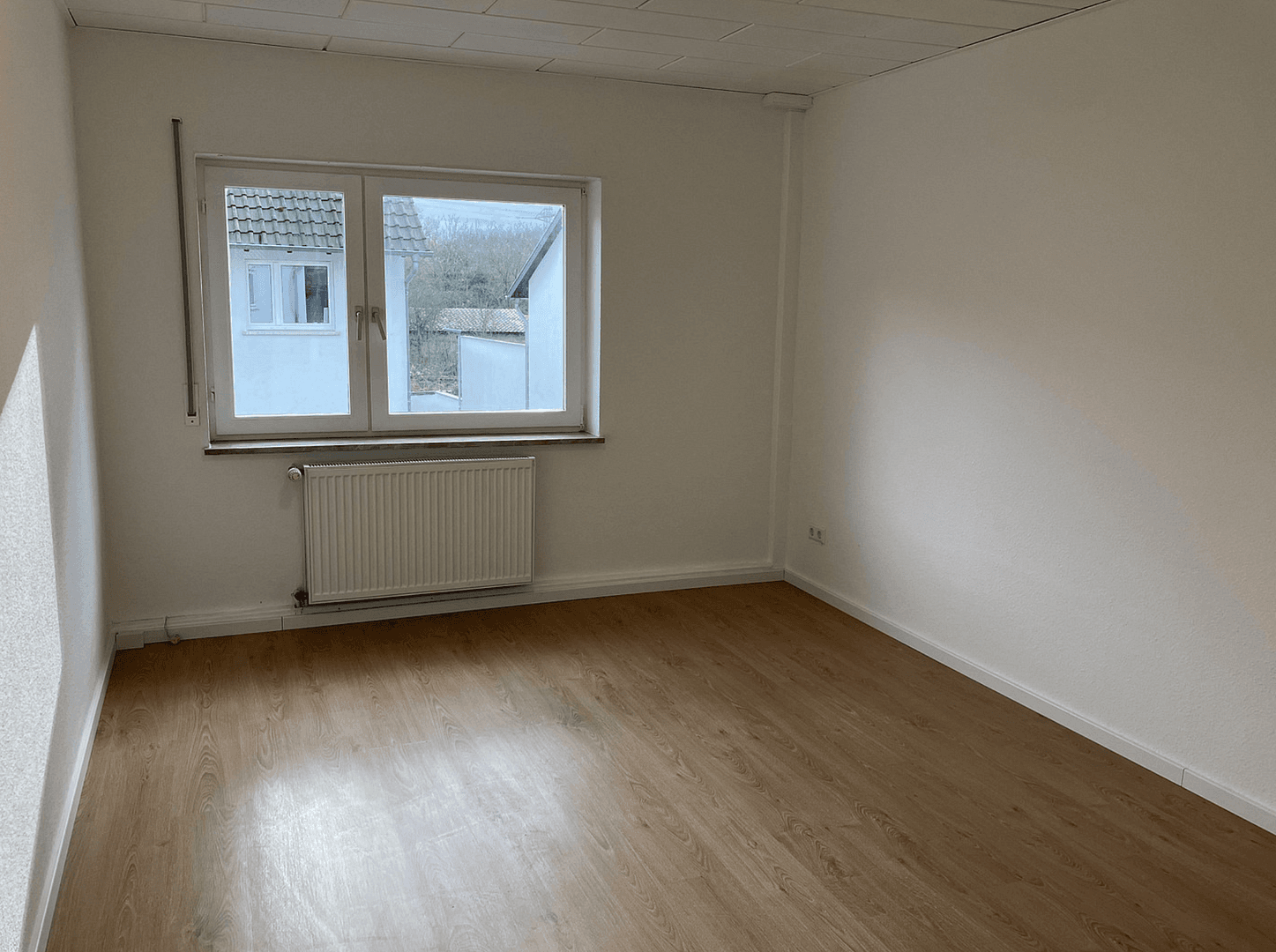 Prodej domu 165 m², pozemek 182 m², Burggrafensteige 2, Rauenberg, Bádensko-Württembersko Prodej domu 165 m², pozemek 182 m², Burggrafensteige 2, Rauenberg, Bádensko-Württembersko