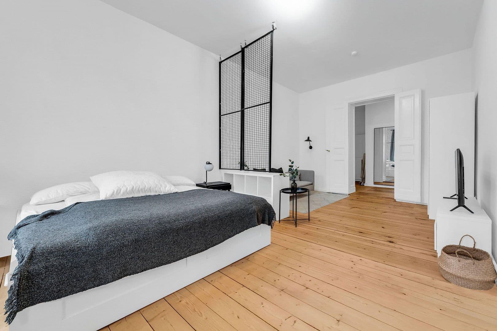 Pronájem bytu 4+1 25 m², Curvystr. 29, Berlin, Berlín Pronájem bytu 4+1 25 m², Curvystr. 29, Berlin, Berlín
