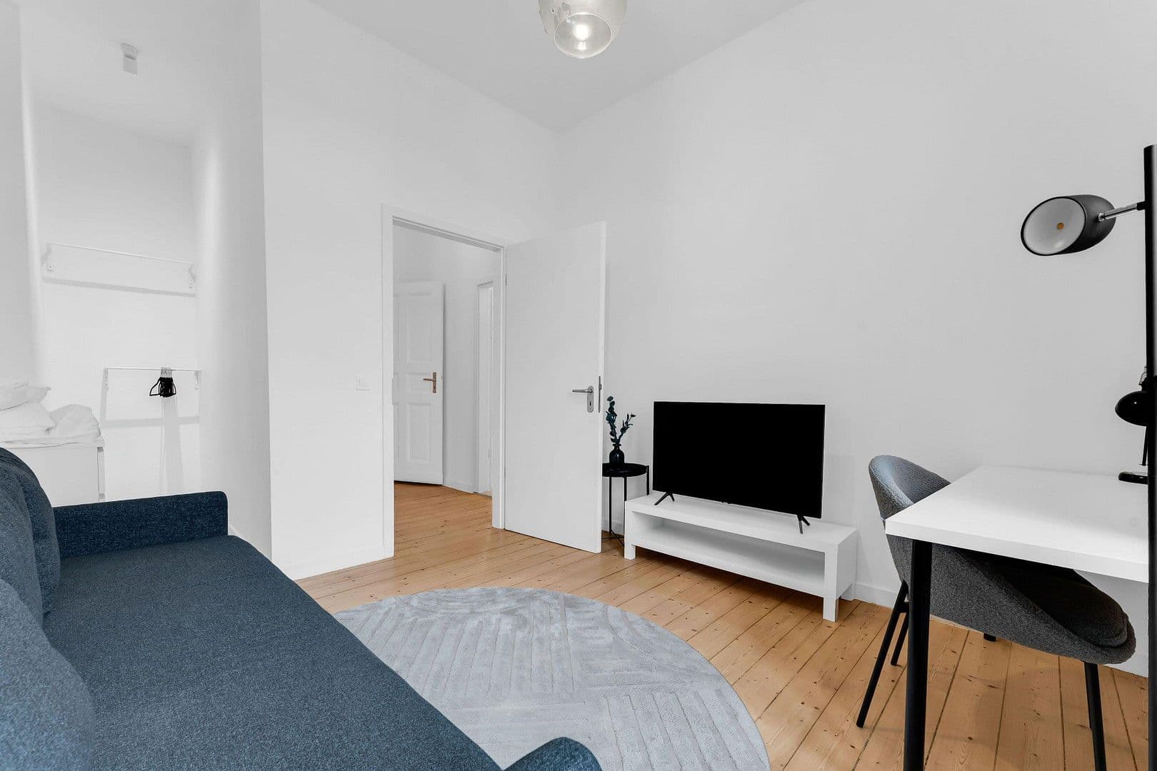 Pronájem bytu 4+1 25 m², Curvystr. 29, Berlin, Berlín Pronájem bytu 4+1 25 m², Curvystr. 29, Berlin, Berlín