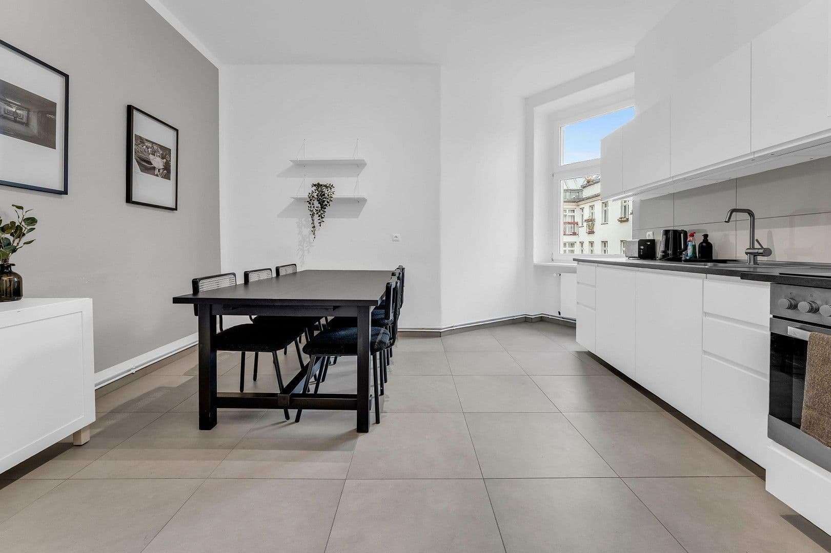 Pronájem bytu 4+1 25 m², Curvystr. 29, Berlin, Berlín Pronájem bytu 4+1 25 m², Curvystr. 29, Berlin, Berlín