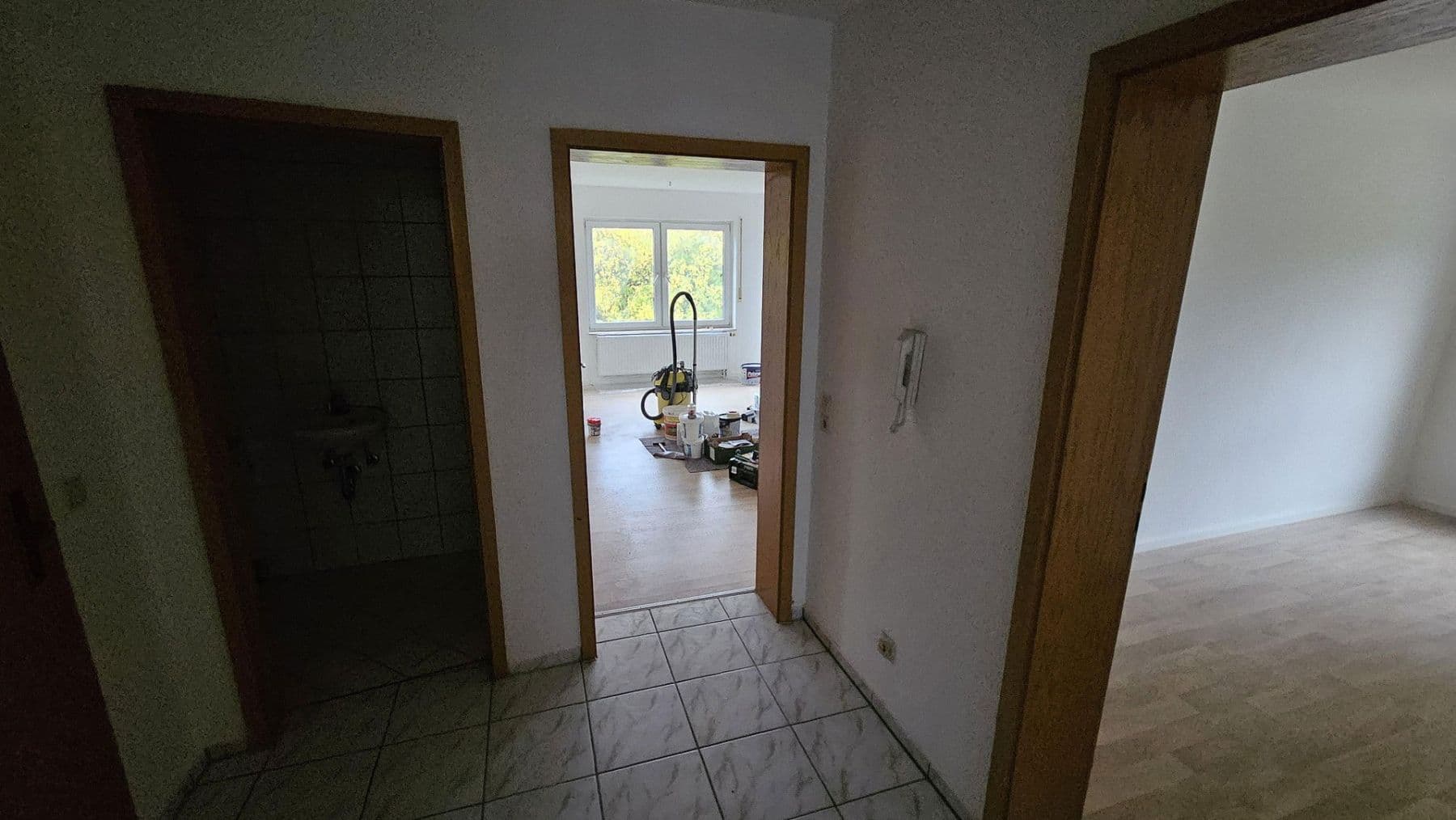 Pronájem bytu 3+1 76 m², Stauffenbergring 28, Ellwangen (Jagst), Bádensko-Württembersko Pronájem bytu 3+1 76 m², Stauffenbergring 28, Ellwangen (Jagst), Bádensko-Württembersko