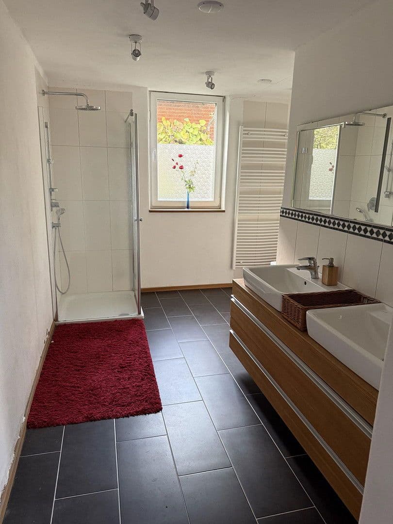 Pronájem domu 170 m², pozemek 350 m², Braunschweig, Dolní Sasko Pronájem domu 170 m², pozemek 350 m², Braunschweig, Dolní Sasko