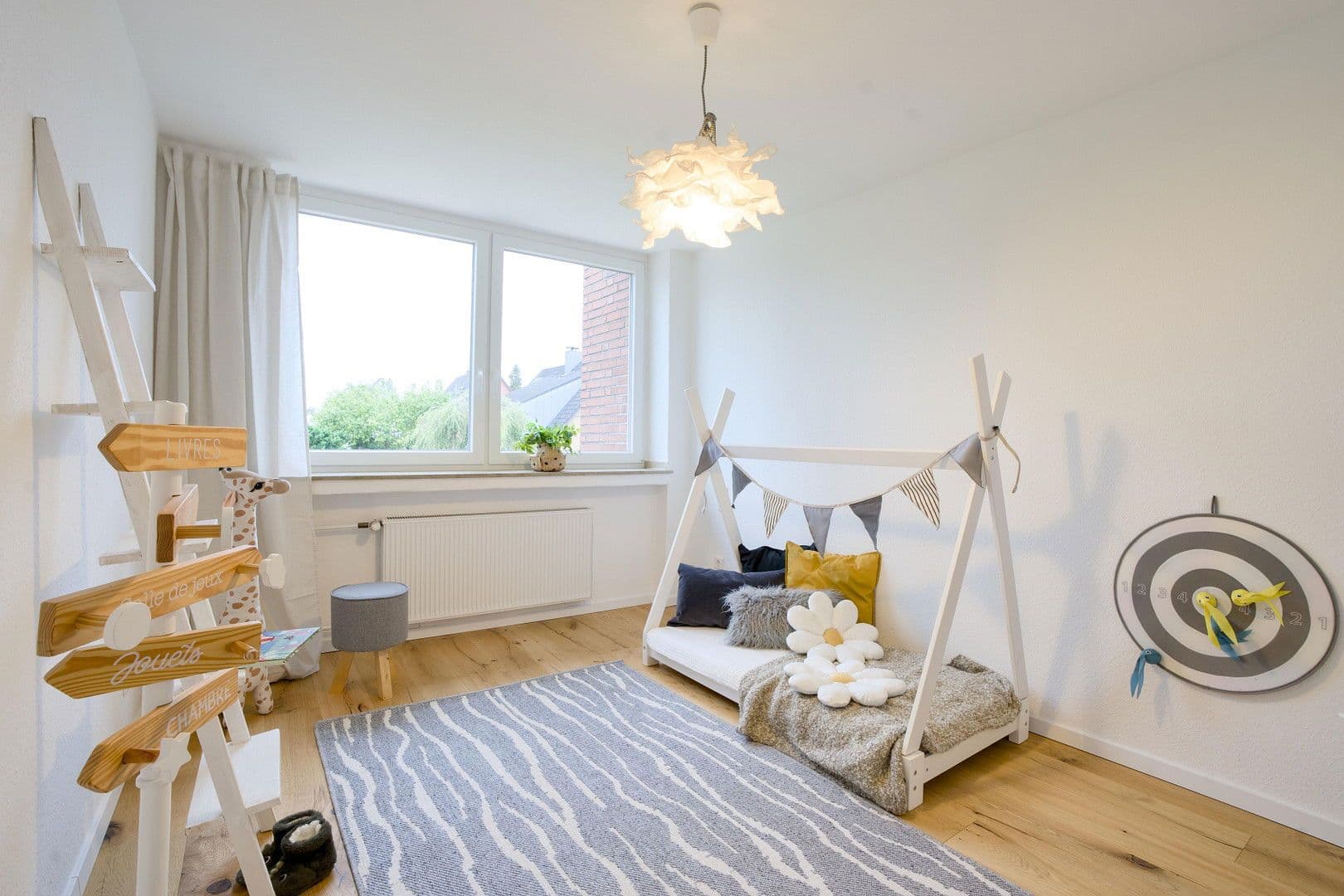 Prodej domu 119 m², pozemek 276 m², Langenfeld (Rheinland), Severní Porýní-Vestfálsko Prodej domu 119 m², pozemek 276 m², Langenfeld (Rheinland), Severní Porýní-Vestfálsko