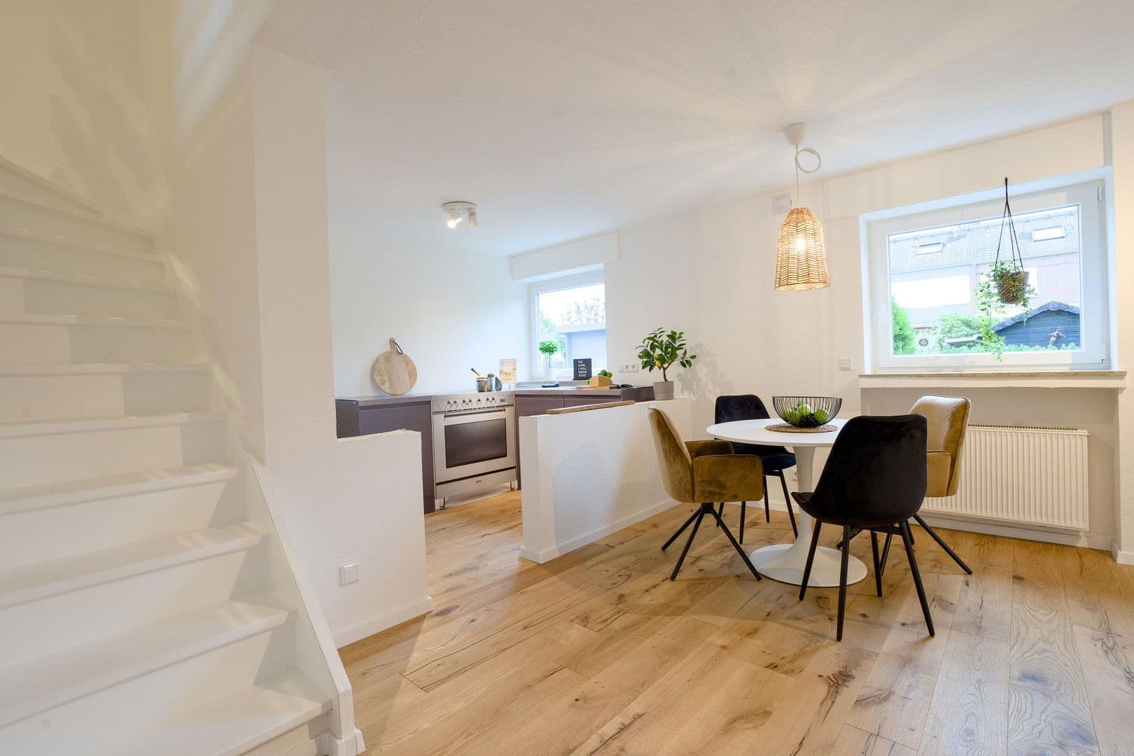 Prodej domu 119 m², pozemek 276 m², Langenfeld (Rheinland), Severní Porýní-Vestfálsko Prodej domu 119 m², pozemek 276 m², Langenfeld (Rheinland), Severní Porýní-Vestfálsko