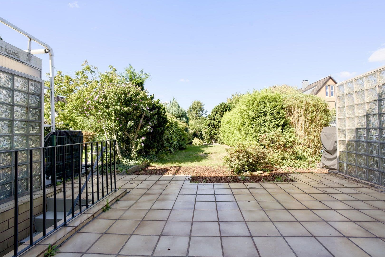Prodej domu 119 m², pozemek 276 m², Langenfeld (Rheinland), Severní Porýní-Vestfálsko Prodej domu 119 m², pozemek 276 m², Langenfeld (Rheinland), Severní Porýní-Vestfálsko
