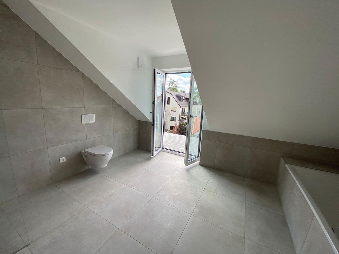 Pronájem bytu 4+1 135 m², Grafing bei München, Bavorsko Pronájem bytu 4+1 135 m², Grafing bei München, Bavorsko