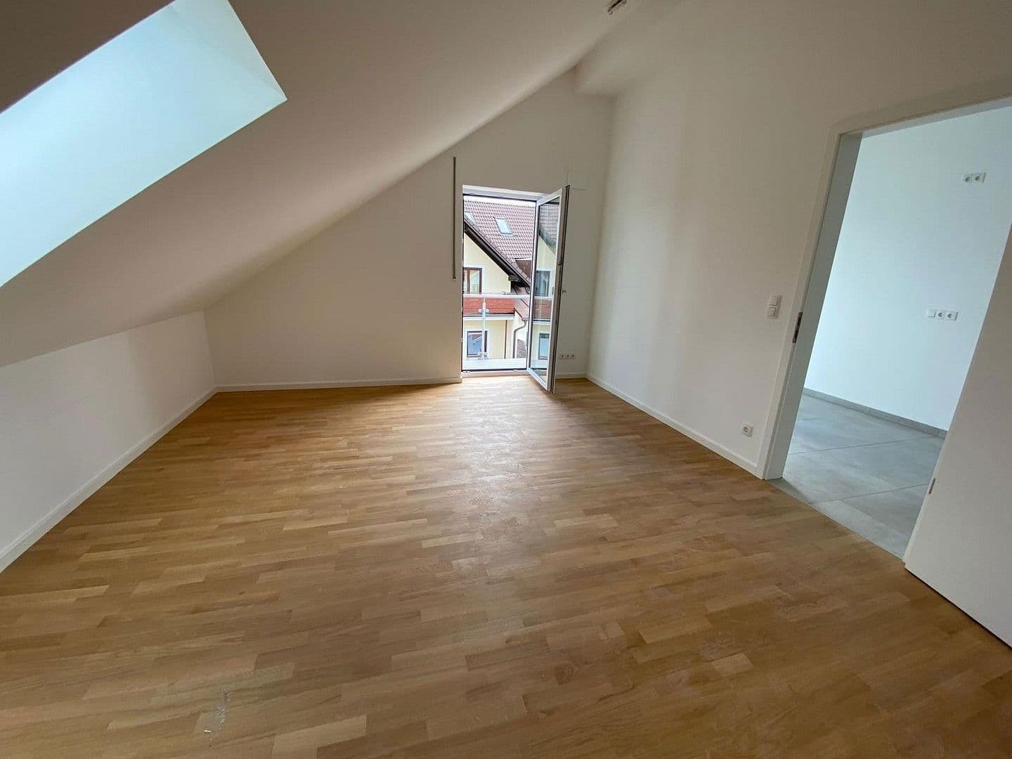 Pronájem bytu 4+1 135 m², Grafing bei München, Bavorsko Pronájem bytu 4+1 135 m², Grafing bei München, Bavorsko