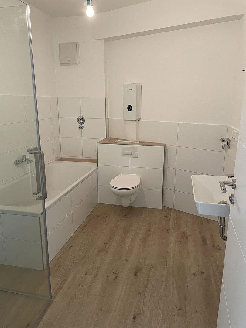 Pronájem bytu 4+1 85 m², Brückenplatz 7, Lubín, Braniborsko Pronájem bytu 4+1 85 m², Brückenplatz 7, Lubín, Braniborsko