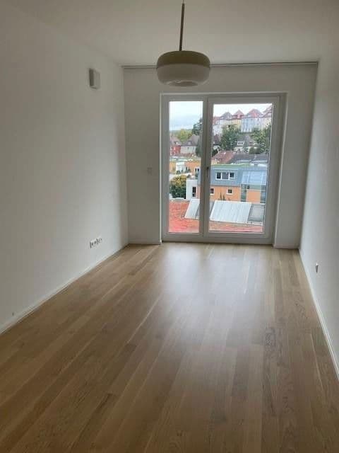 Pronájem bytu 3+1 80 m², Herderstr. 11, Stuttgart, Bádensko-Württembersko Pronájem bytu 3+1 80 m², Herderstr. 11, Stuttgart, Bádensko-Württembersko