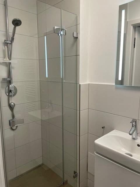 Pronájem bytu 3+1 80 m², Herderstr. 11, Stuttgart, Bádensko-Württembersko Pronájem bytu 3+1 80 m², Herderstr. 11, Stuttgart, Bádensko-Württembersko