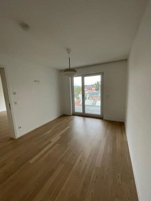 Pronájem bytu 3+1 80 m², Herderstr. 11, Stuttgart, Bádensko-Württembersko Pronájem bytu 3+1 80 m², Herderstr. 11, Stuttgart, Bádensko-Württembersko