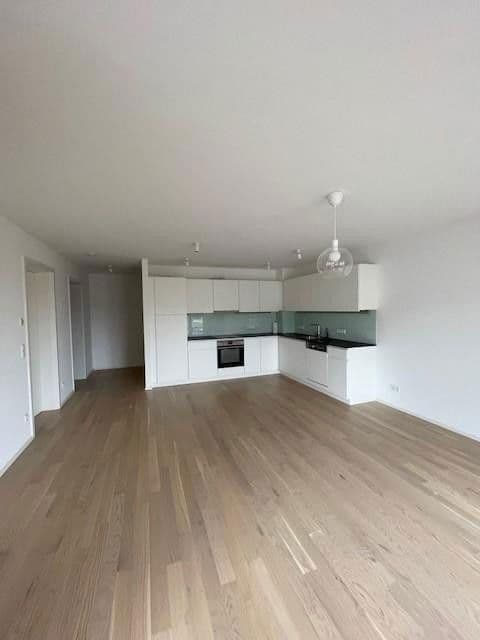 Pronájem bytu 3+1 80 m², Herderstr. 11, Stuttgart, Bádensko-Württembersko Pronájem bytu 3+1 80 m², Herderstr. 11, Stuttgart, Bádensko-Württembersko