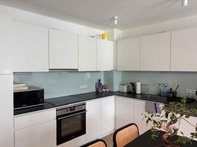 Pronájem bytu 3+1 80 m², Herderstr. 11, Stuttgart, Bádensko-Württembersko Pronájem bytu 3+1 80 m², Herderstr. 11, Stuttgart, Bádensko-Württembersko