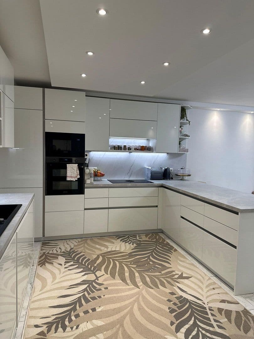 Prodej bytu 4+1 91 m², Germering, Bavorsko Prodej bytu 4+1 91 m², Germering, Bavorsko