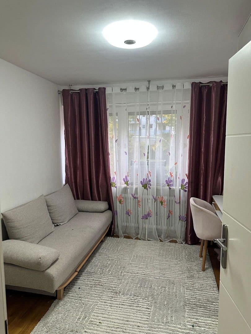 Prodej bytu 4+1 91 m², Germering, Bavorsko Prodej bytu 4+1 91 m², Germering, Bavorsko