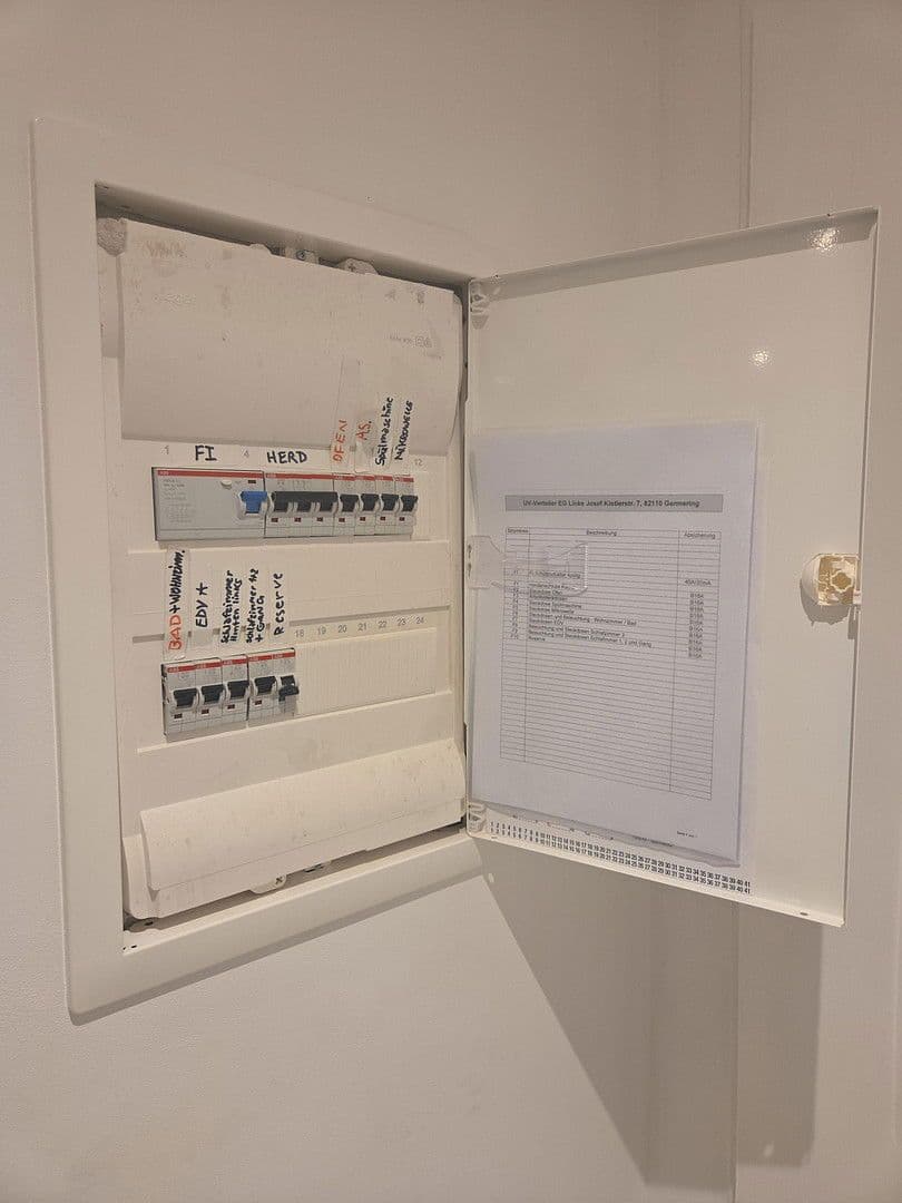 Prodej bytu 4+1 91 m², Germering, Bavorsko Prodej bytu 4+1 91 m², Germering, Bavorsko