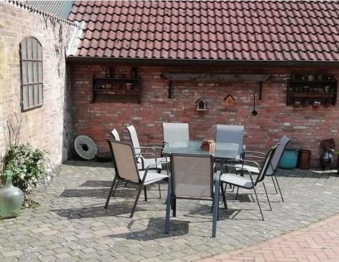 Prodej domu 160 m², pozemek 3.500 m², St. Georgiwold 28, Weener, Dolní Sasko Prodej domu 160 m², pozemek 3.500 m², St. Georgiwold 28, Weener, Dolní Sasko