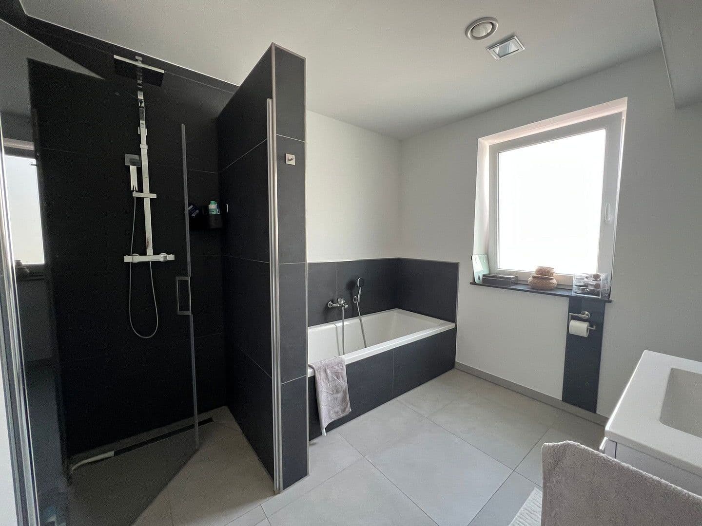 Pronájem bytu 3+1 93 m², An der Johanniskirche 13, Hildesheim, Dolní Sasko Pronájem bytu 3+1 93 m², An der Johanniskirche 13, Hildesheim, Dolní Sasko