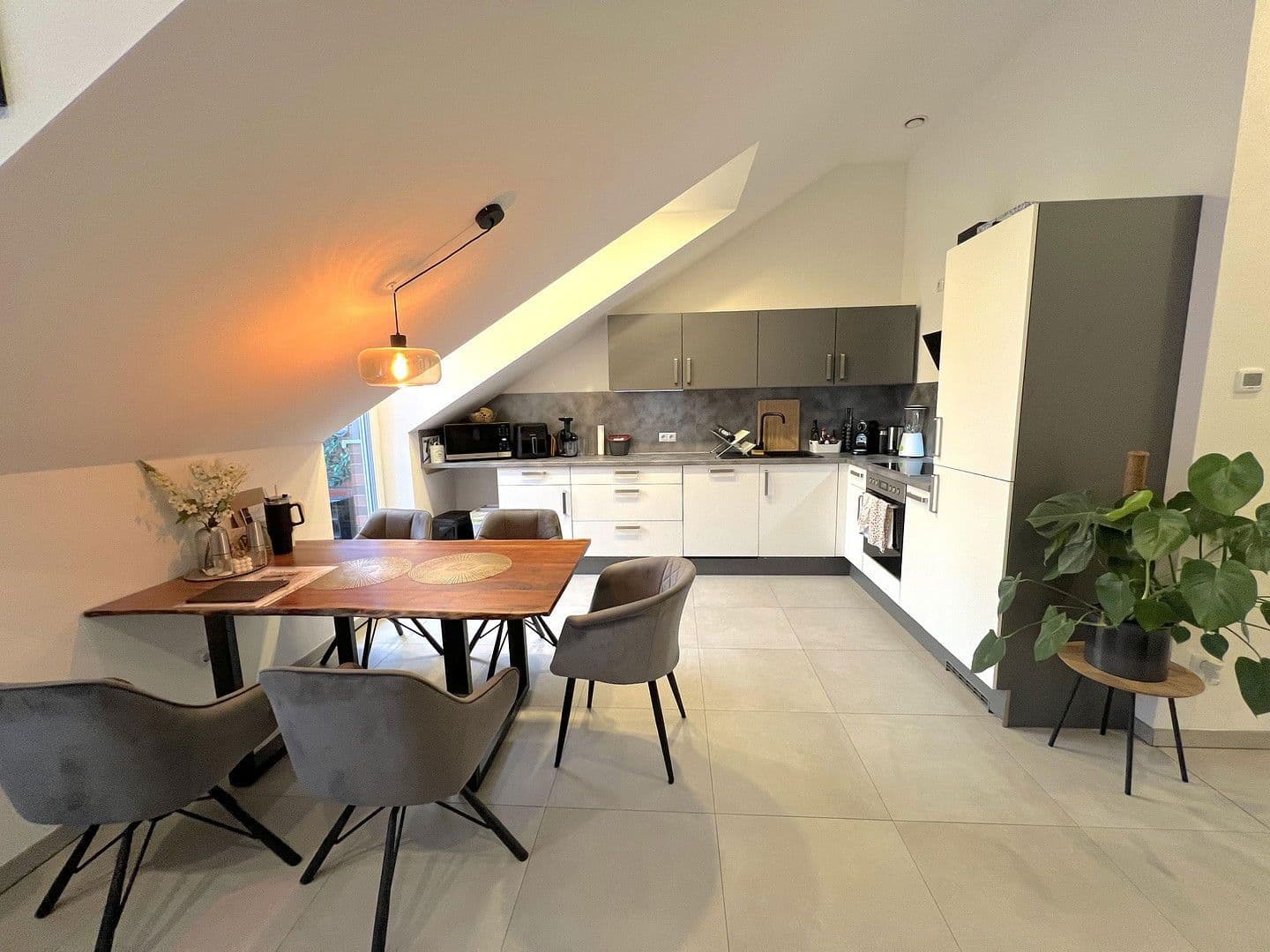 Pronájem bytu 3+1 93 m², An der Johanniskirche 13, Hildesheim, Dolní Sasko Pronájem bytu 3+1 93 m², An der Johanniskirche 13, Hildesheim, Dolní Sasko