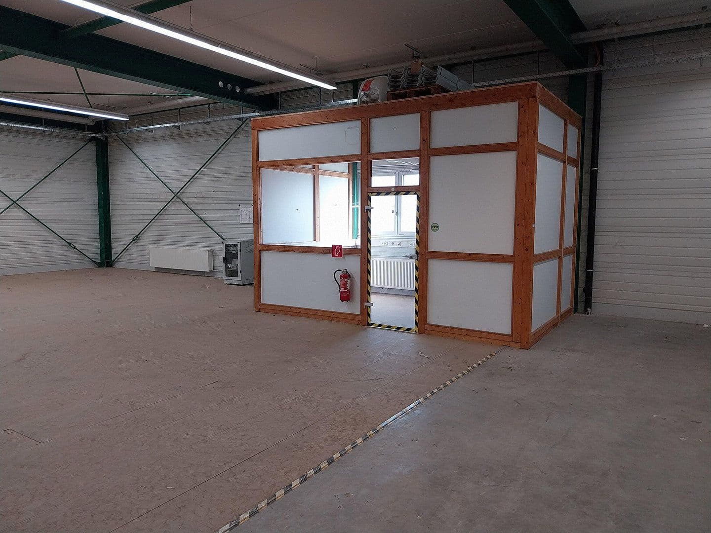 Pronájem nebytového prostoru 2.000 m², Uhlmannstrasse 42, Laupheim, Bádensko-Württembersko Pronájem nebytového prostoru 2.000 m², Uhlmannstrasse 42, Laupheim, Bádensko-Württembersko